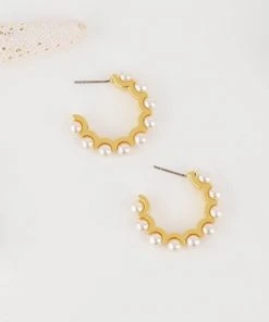 QuayL Perfect Pearl Huggie - White WHAT'S HOT