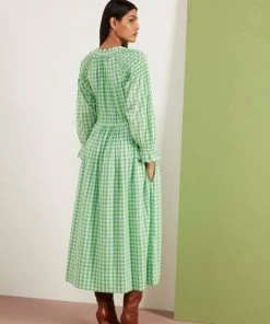 Seraphina THE SCALLOP SMOCKED DRESS |