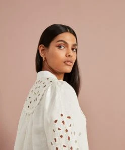 Seraphina WHAT'S HOT CUTWORK BLOUSE |