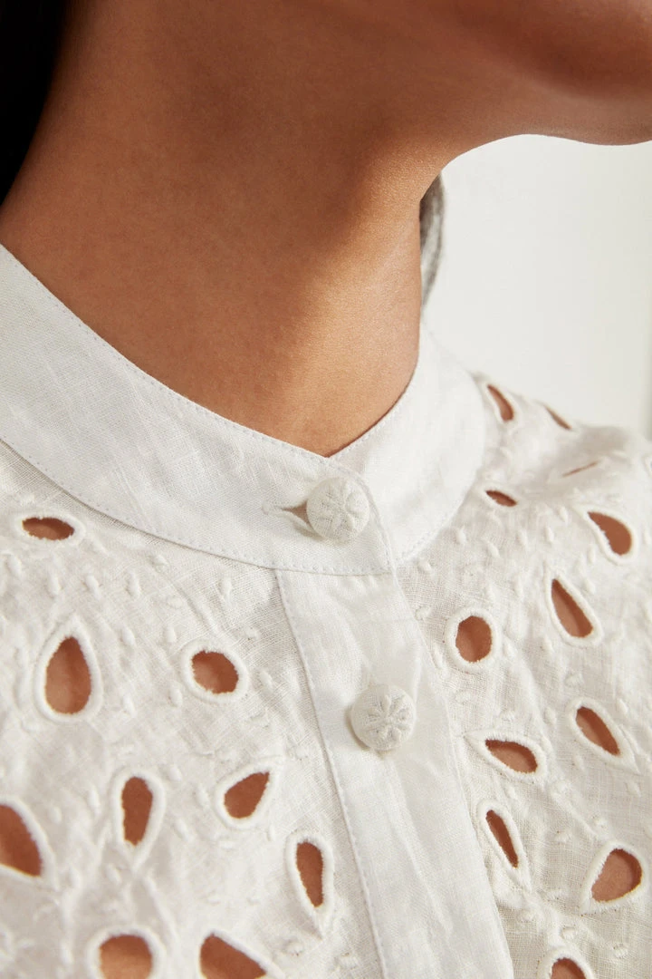 Seraphina WHAT'S HOT CUTWORK BLOUSE | 6 Seraphina WHAT'S HOT CUTWORK BLOUSE |