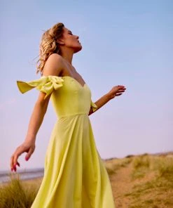 Valle & Vik WHAT'S HOT The Lady Revenge | Butter Yellow