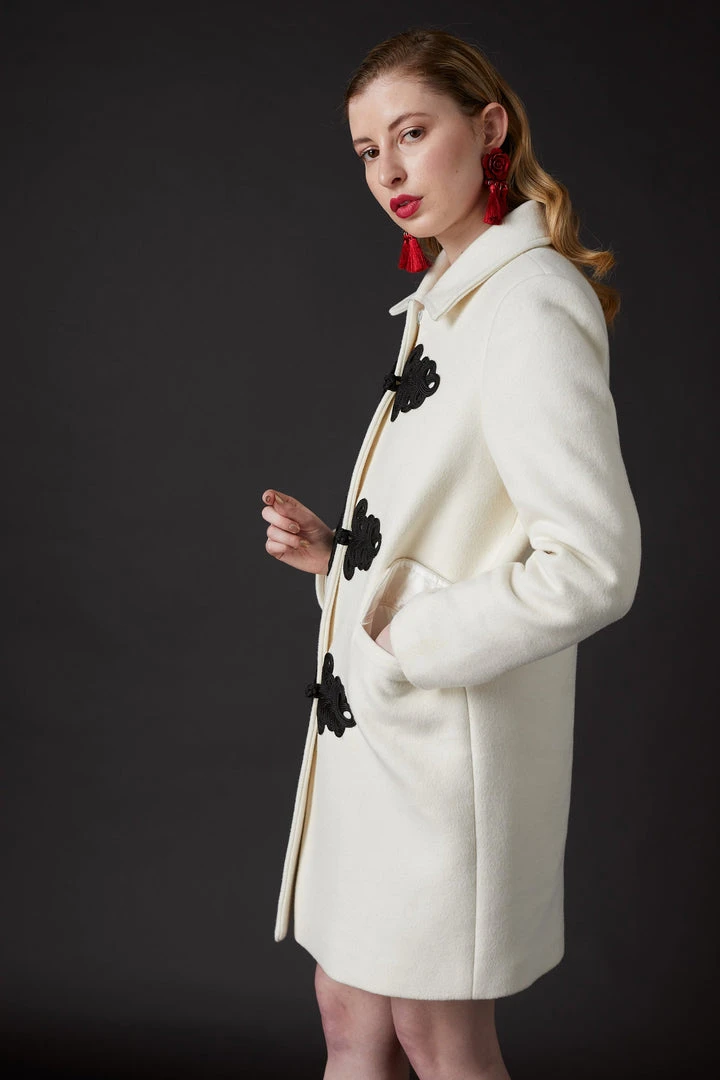 SKYLENCE Windsor Ming Coat White WHAT'S HOT 7 SKYLENCE Windsor Ming Coat White WHAT'S HOT