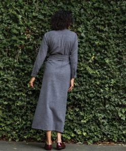 Daphne Wilde CLOTHING Bee In Charcoal