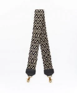 Salt The Zoe WHAT'S HOT 19 Salt The Zoe WHAT'S HOT